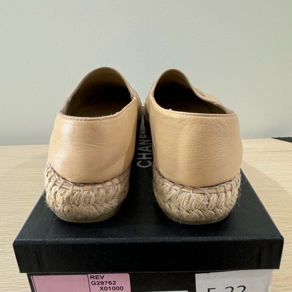 CHANEL Cream and Black Espadrilles with Iconic CC Logo - Picture 3 of 6